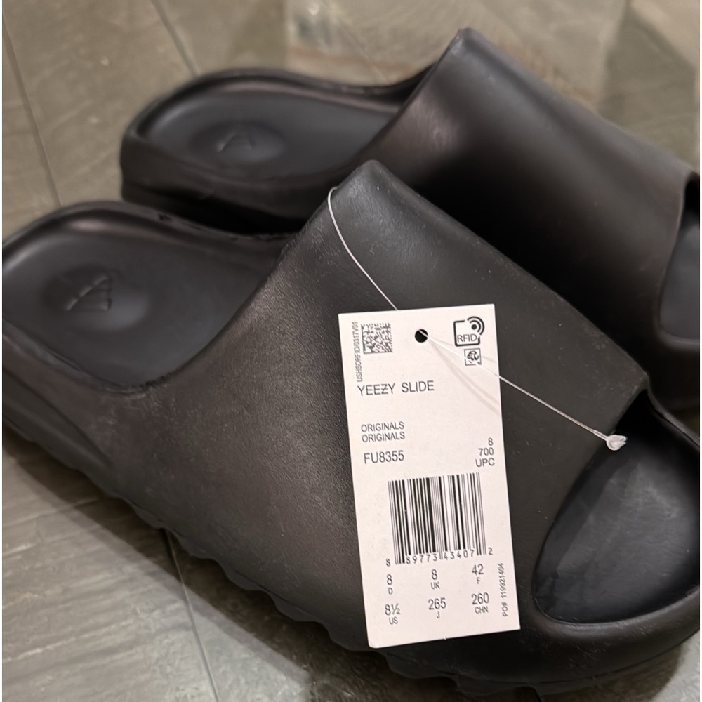 Black Fashion Slides men’s 8 or women 10